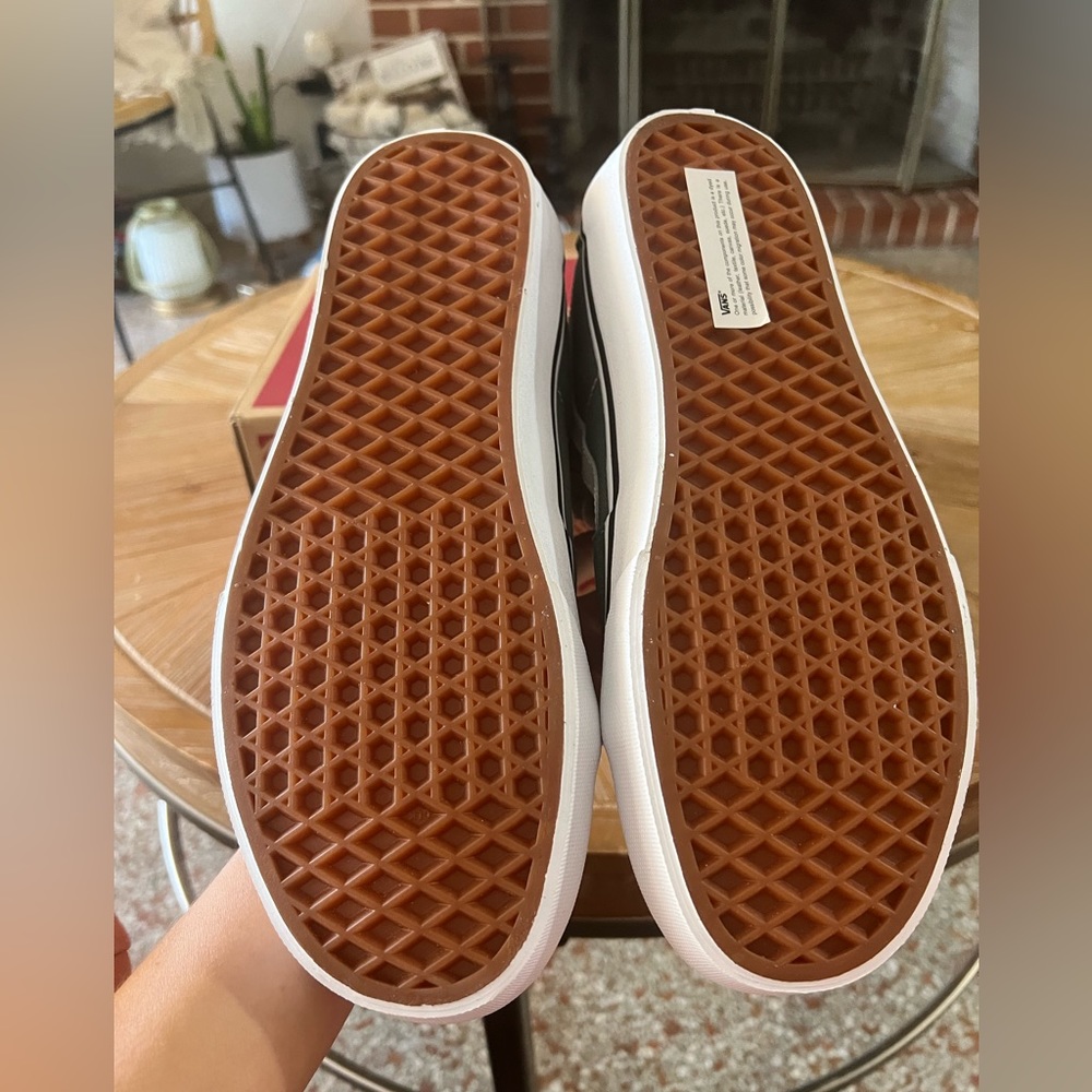 Vans - Picture 7 of 7